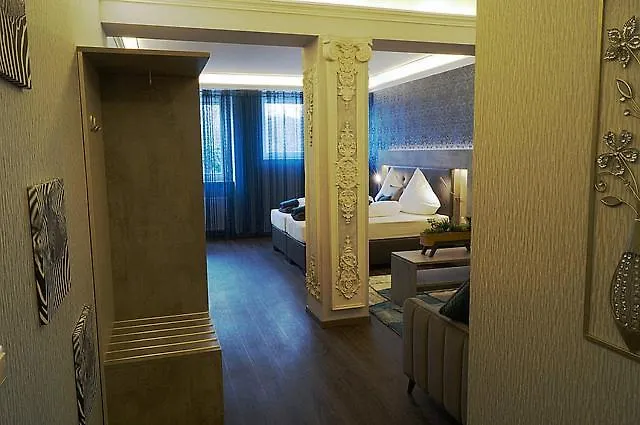 Hotel Diamond *